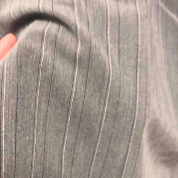 Ladies short pin stripe skirt - Picture 4 of 6
